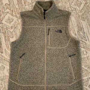 Men’s North Face vest